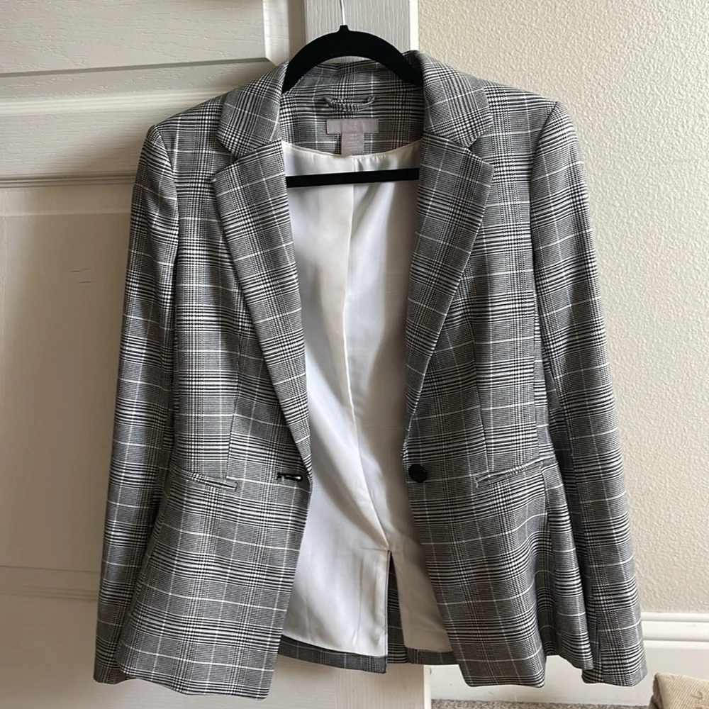 Blazer - Picture 2 of 3